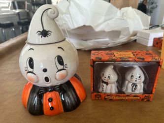 Johanna Parker Ghost canister and salt and pepper shakers