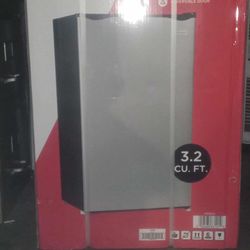 ( MINI FRIDGE ) Frigidaire Gallery 3.2 Ft 