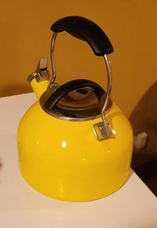 Tea Kettle (YELLOW)