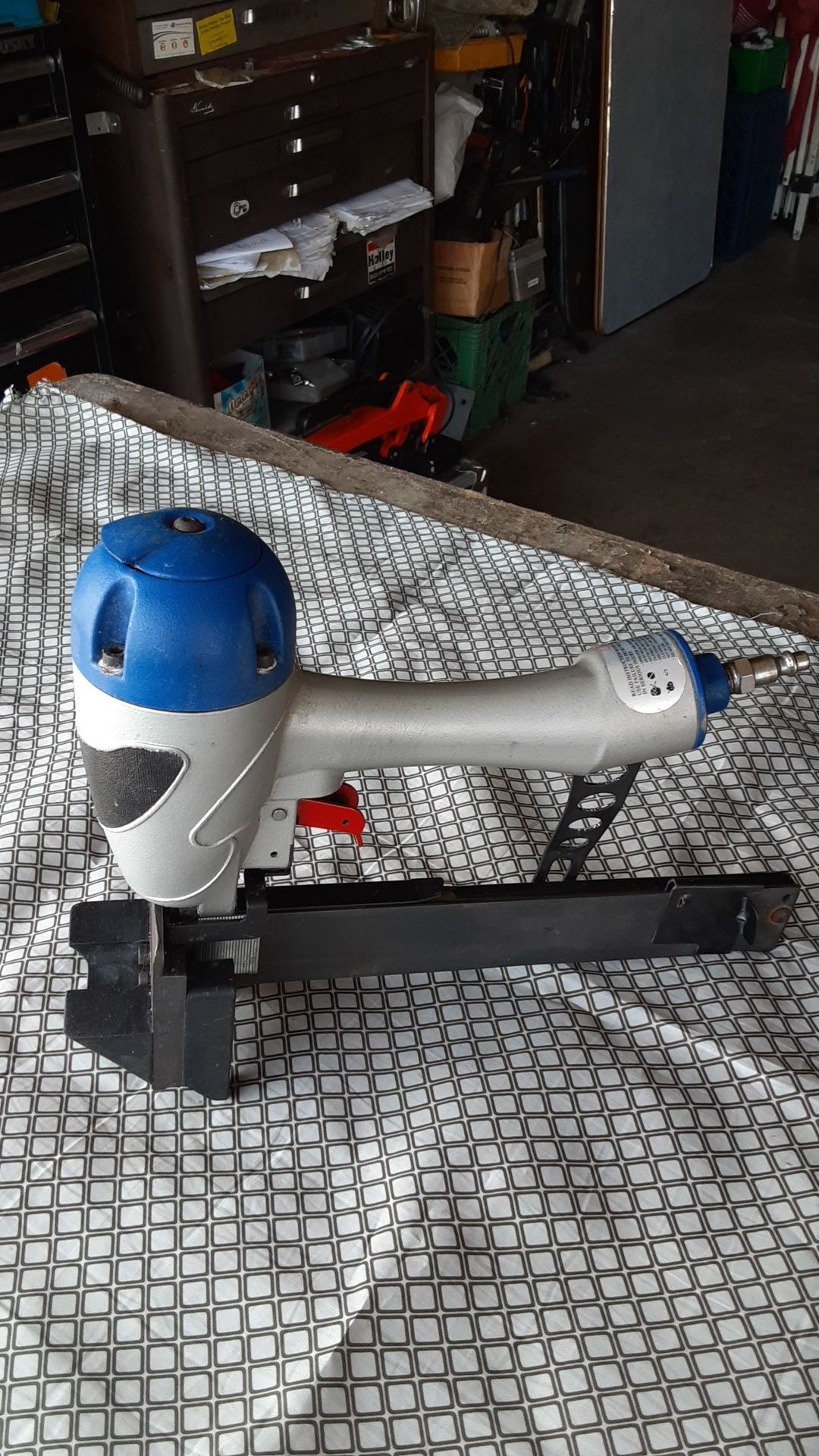 SPOT NAILS WOOD NAILER used good condition