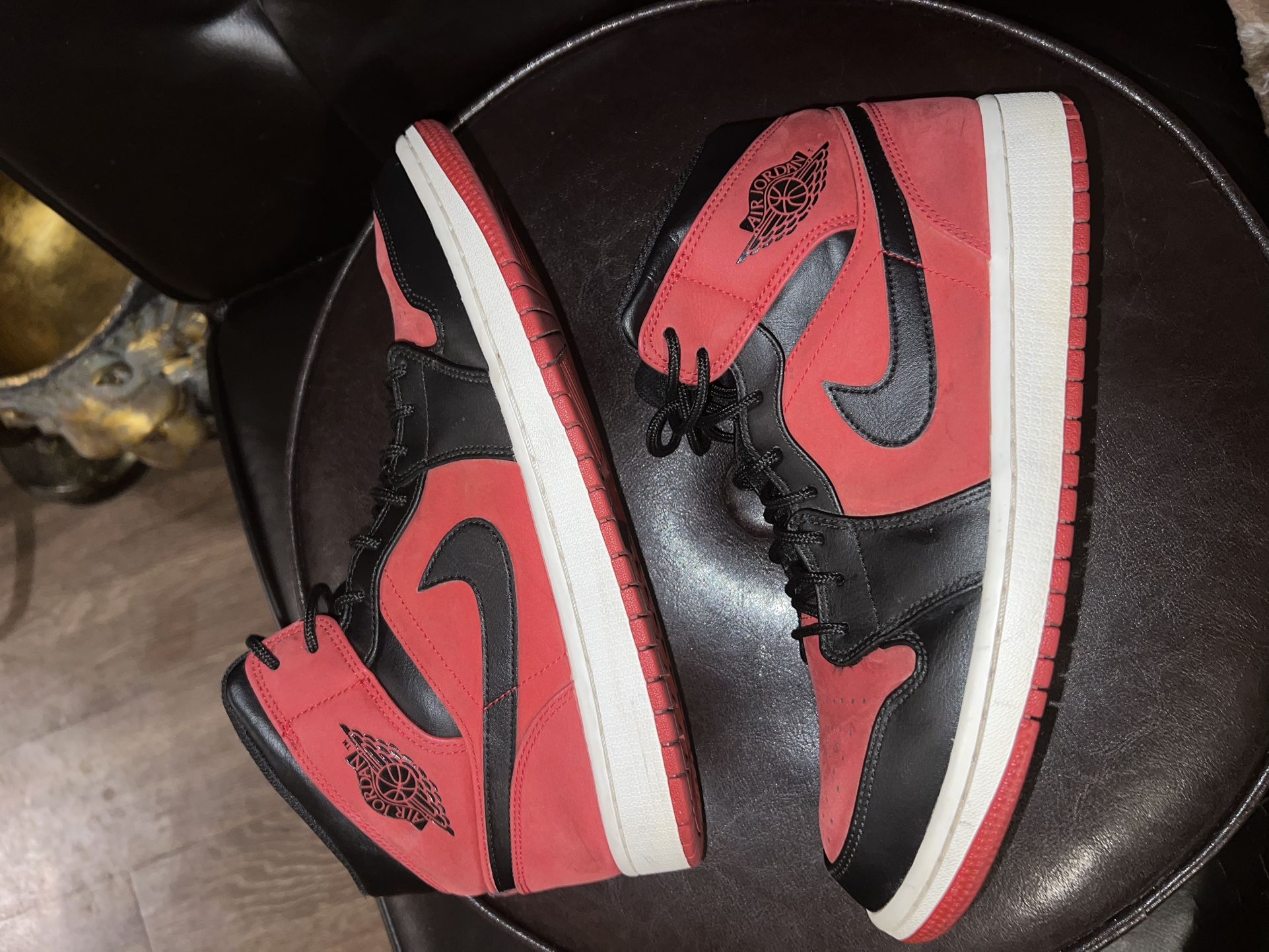 Air Jordan 1 Mid ‘Reverse Banned'| size 10