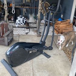 Elliptical Bike. Bought Last Christmas For Wife She Never Used Won’t It Out My Way Payed Over 300 Asking 150 Obo