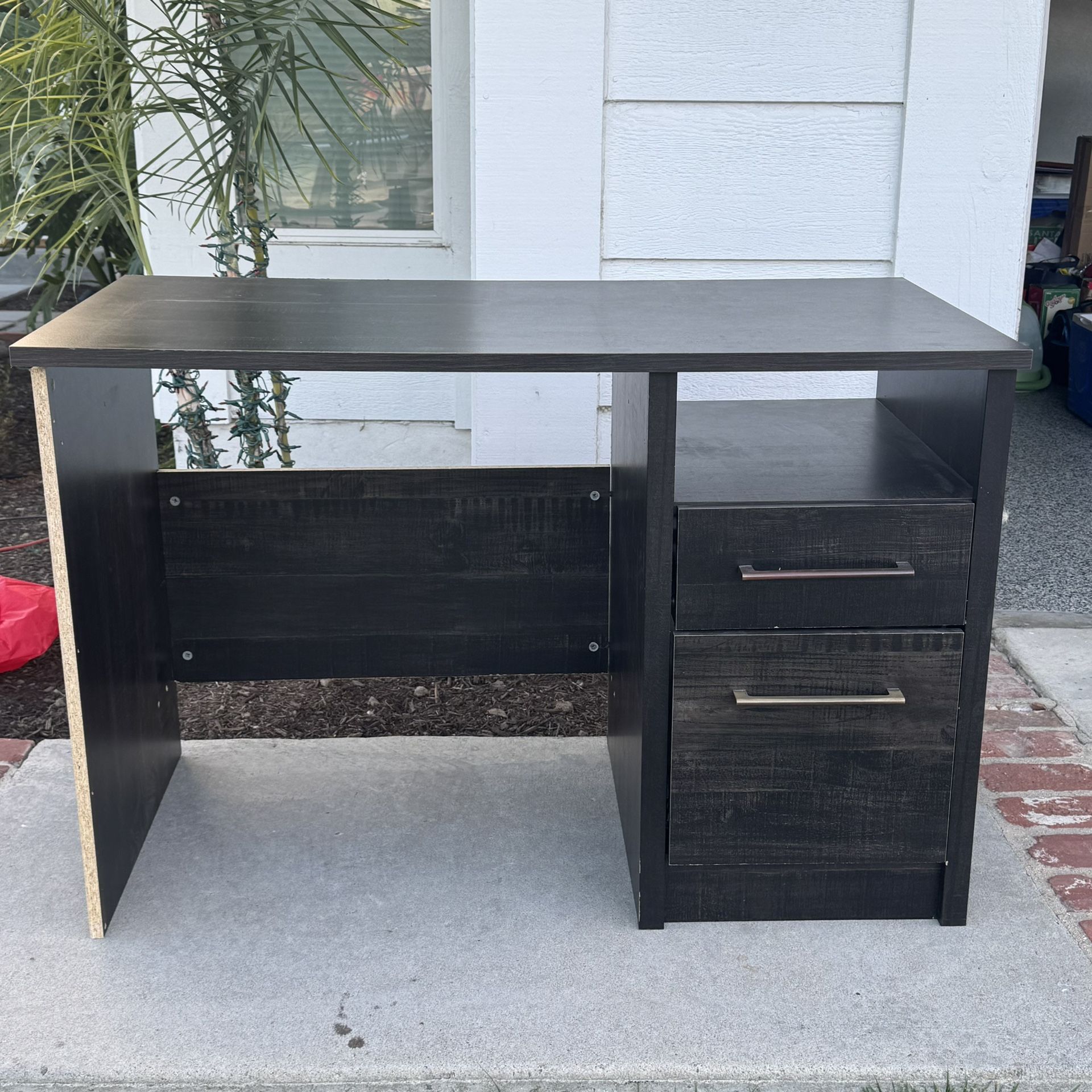 46” Desk Excellent Condition