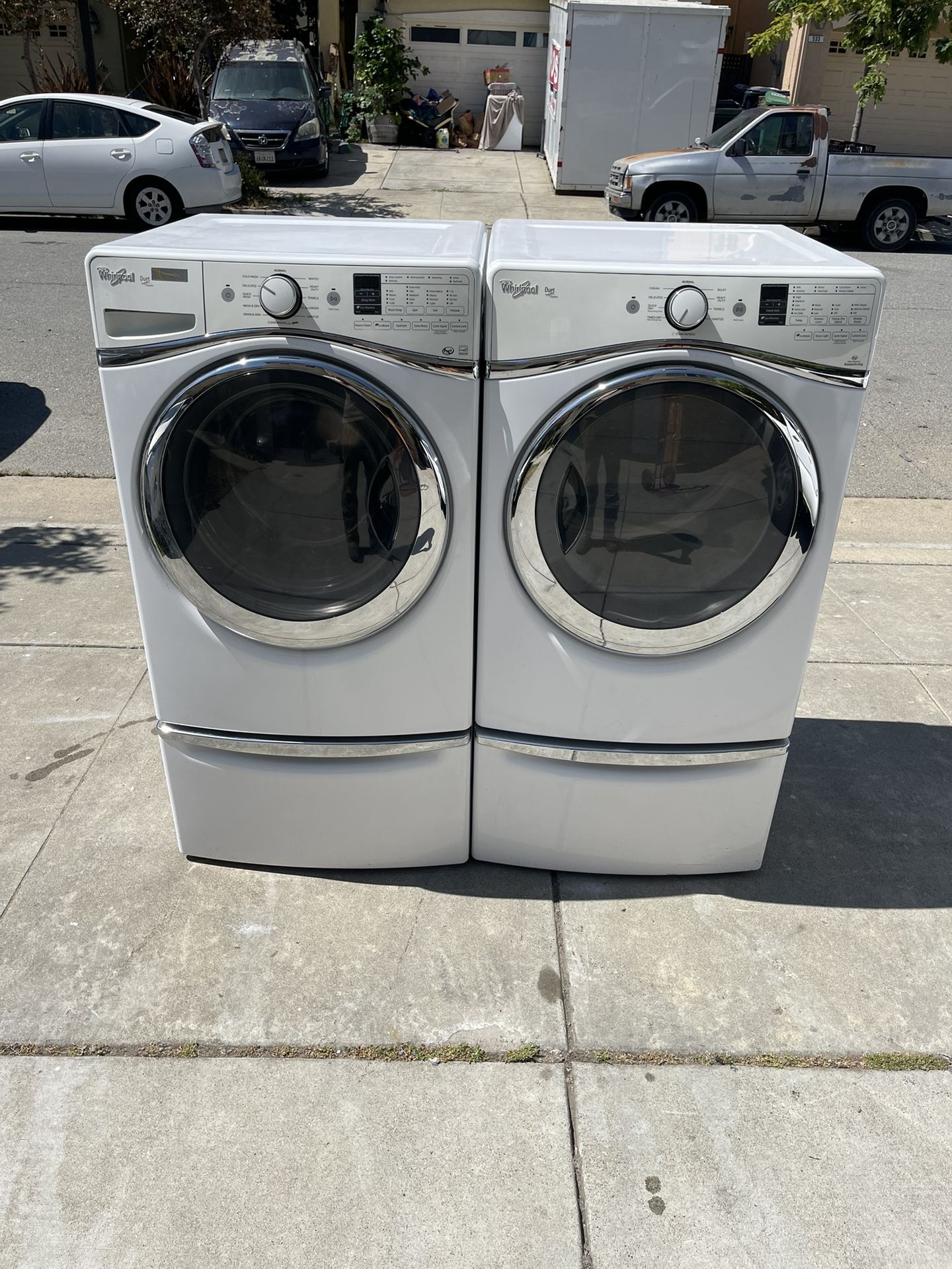 Whirlpool Washer/Dryer (Electric Dryer + Pedestals) 30 Day Warranty
