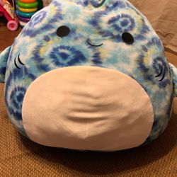Squishmallow Luther the Shark Blue Tie Dye