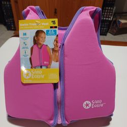 New Girls Swim Vest. new with tags 

Ages 2 - 4
Up to 33lbs 

New with tags