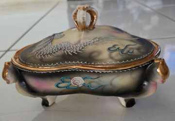 Vintage Japanese moriage dragon lidded divided serving dish. Hand raised relief dragon artwork on lid. Three separate compartments inside for nuts, ca