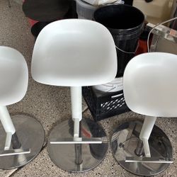 Set of three bar stools