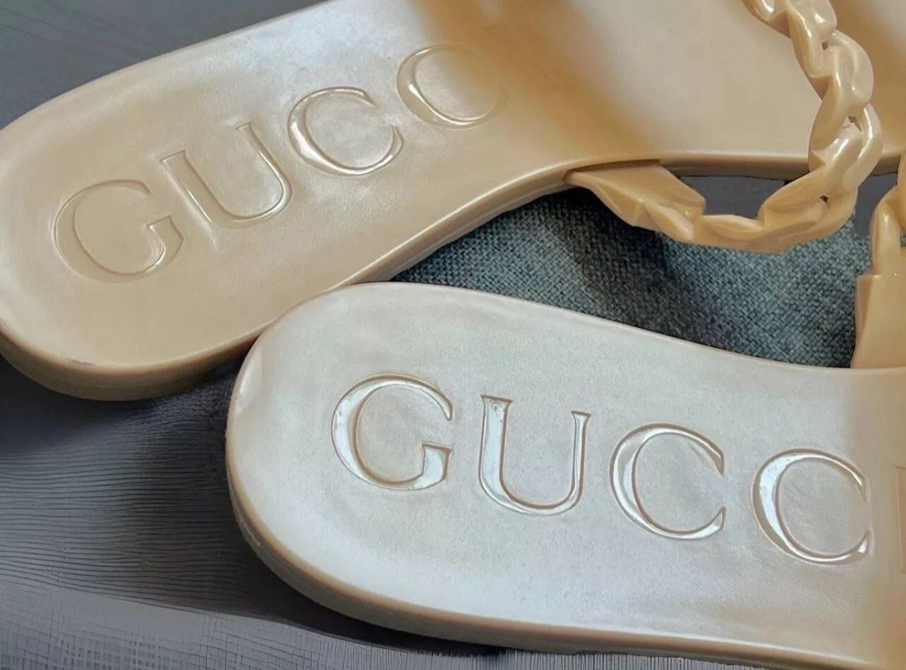 GUCCI Teena  Blush Pink Rubber Flat Jelly Sandals - Size 39-40