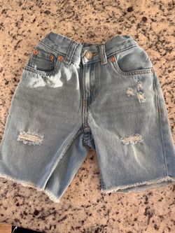 Levi shorts SIZE 6