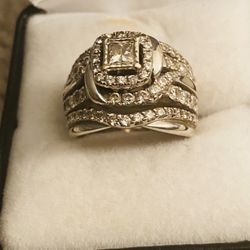 White Gold  Diamond  Ring.  Sz 6-7 (Wedding Set)