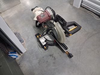 Miderbox With SeverL Angel Cuts And 45 Ad Well