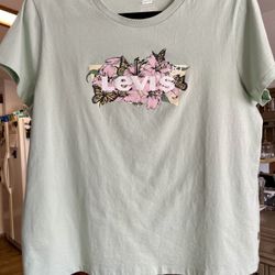 Women’s Levi Graphic Tee XL