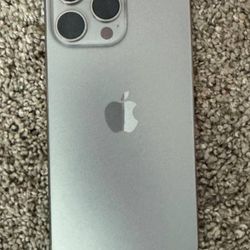 iPhone 15 Pro Max 256gb Unlocked Very clean Battery 88% Works with all companies 