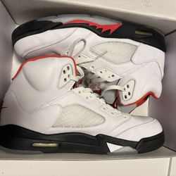 AIR JORDAN 5 RETRO WHITE FIRE RED 2022 Size 12