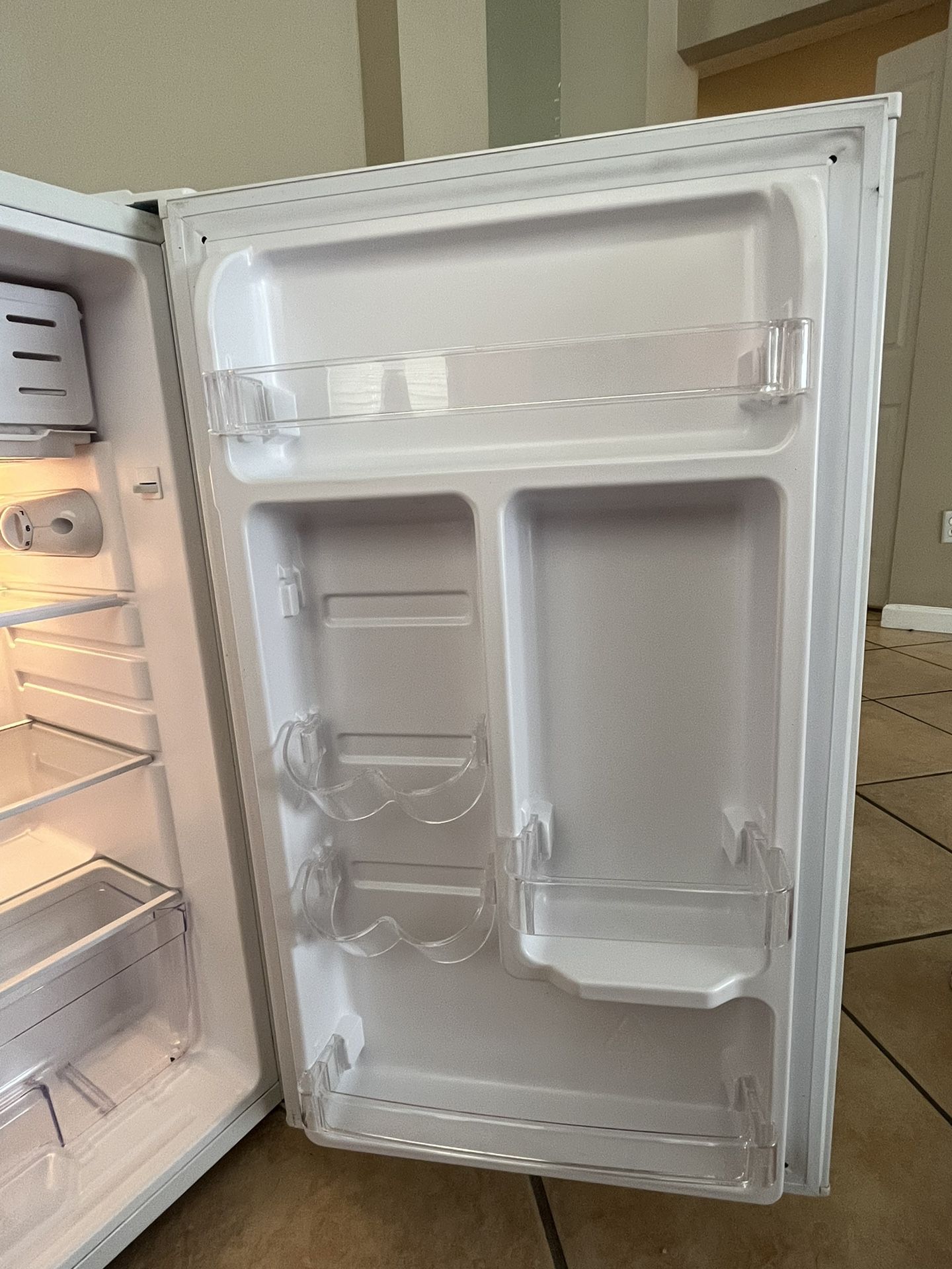 Mini fridge And Freezer for Sale in Longwood, FL - OfferUp
