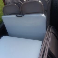 Mesas y sillas en renta