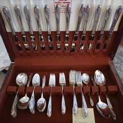 Holmes & Edwards Romance Pattern service For 12