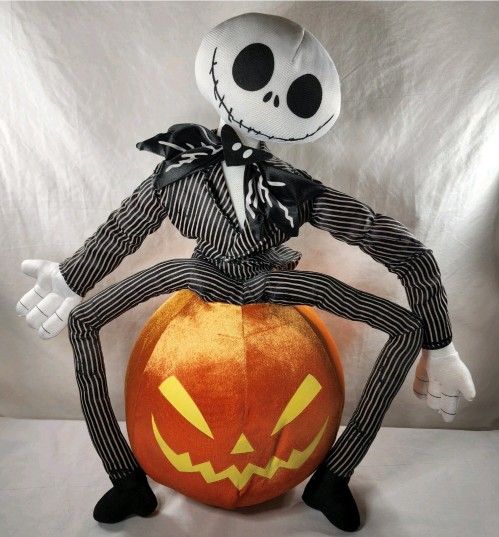 NIGHTMARE BEFORE CHRISTMAS JACK SKELLINGTON HALLOWEEN GREETER 19.5in.