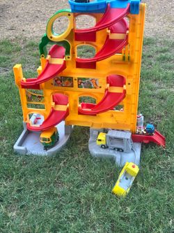 Fisher-Price Little People Wheelies Stand ‘n Play Rampway Set