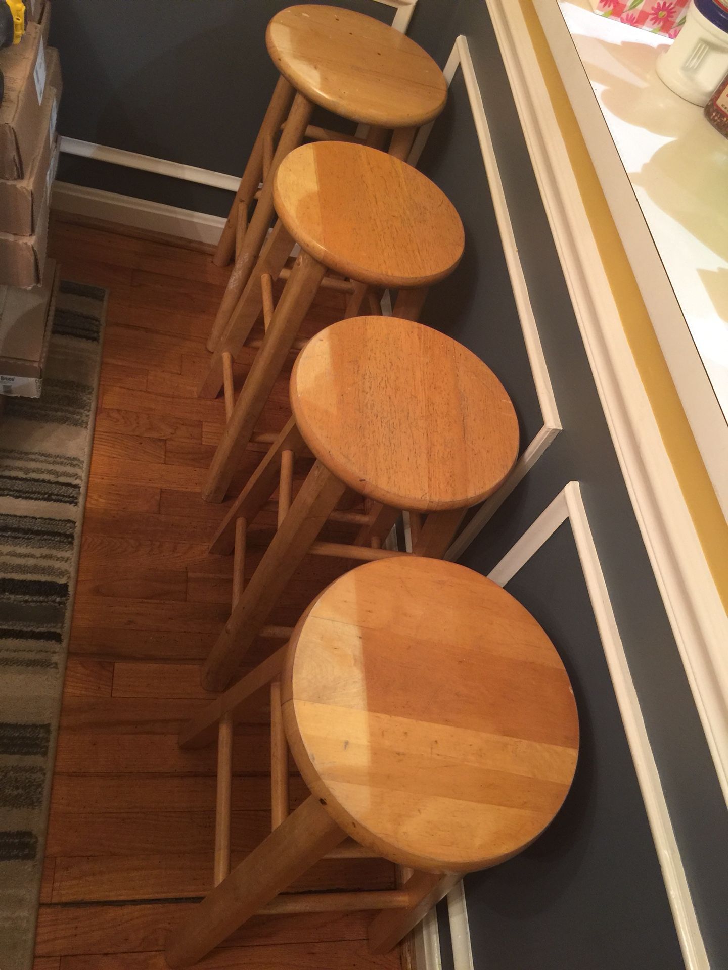 4 bar stools