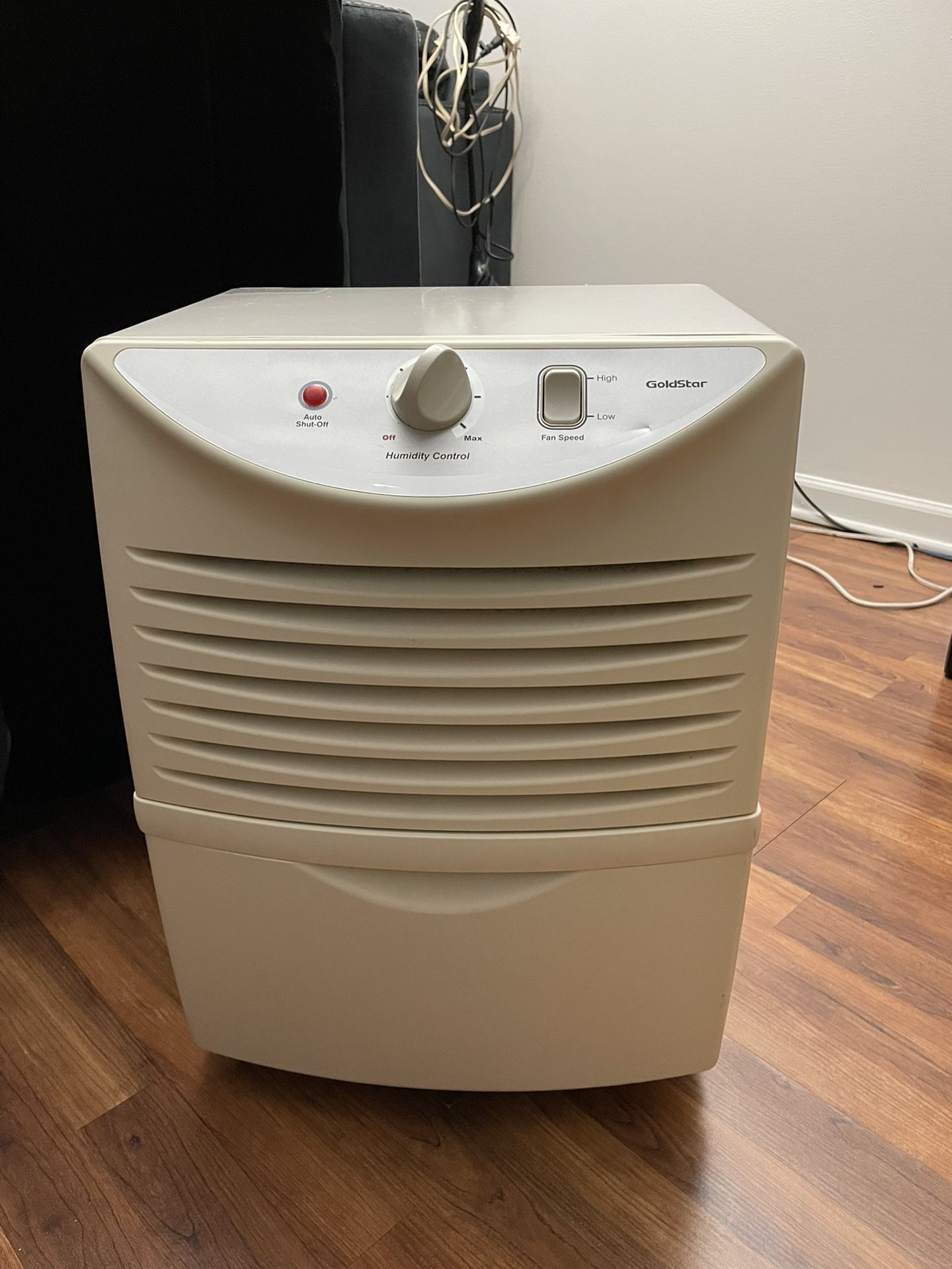 LG Electronics/Goldstar Home Basement Dehumidifier Model GHD30