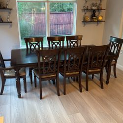 Dining Room Table 
