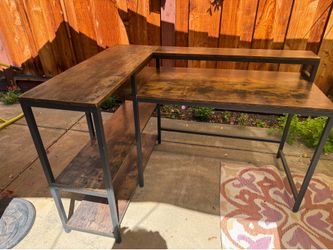 Corner computer desk
