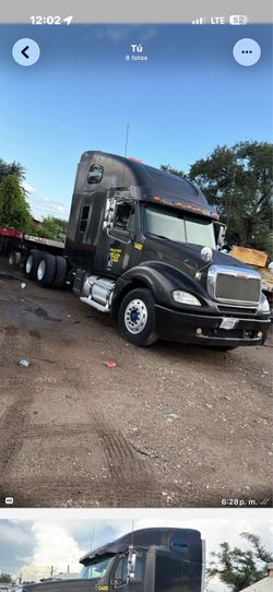 2004 FREIGHTLINER  Columbia