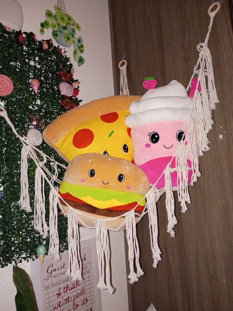 LARGE DINNER PLUSHIES IN HAMMOCK