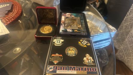 Dan Marino Collective Item