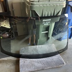 Free 2012 Audi A4 Windshield 