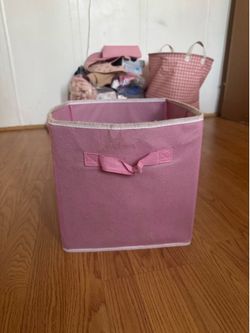 Collapsible storage bins