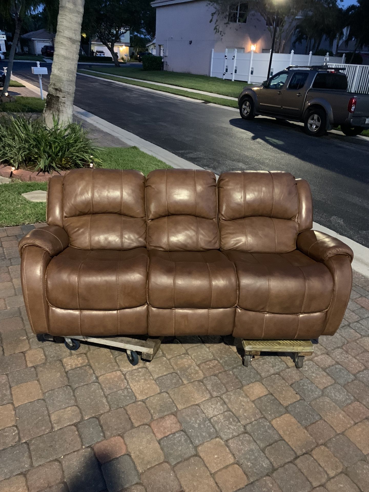 Brown Leather Electric Recliner Couch FREE DELIVERY