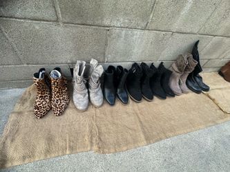 Selling  boots size 6 and some 6.5
