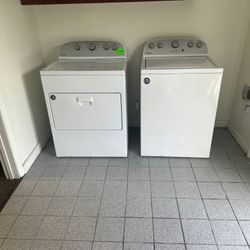 Whirpool Washer And Dryer Set