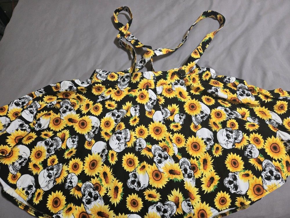 NEW SKULL SKIRT