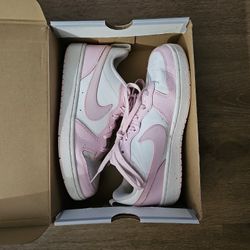 Air Force White / Pink Ladies Size In Picture