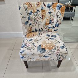 Accent Chair 