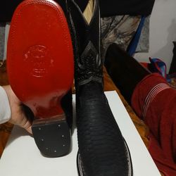 Python Boots Size 11