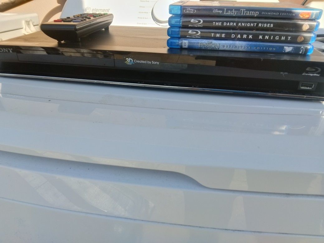 Blu Ray DVD Player With Remote- Good Condition 