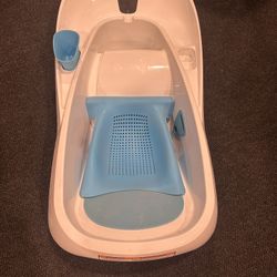 4moms Cleanwater Smart Baby Bath Tub with Digital Thermometer