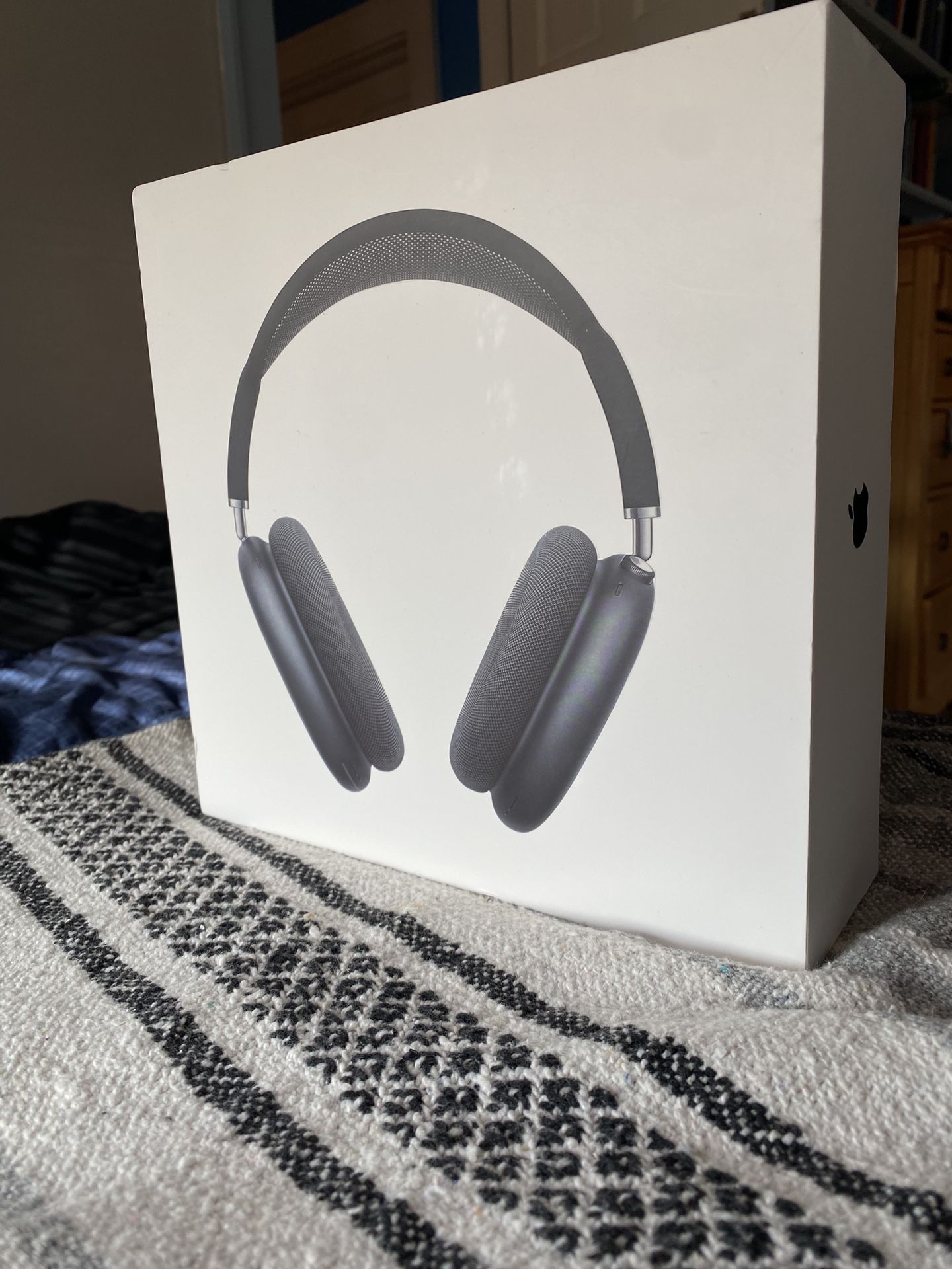 Apple AirPod Max - Brand New Authentic - With Smart Case