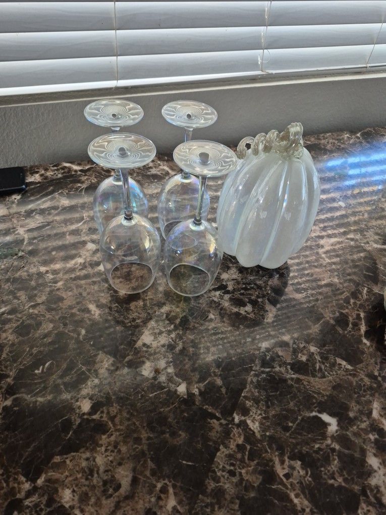 Calabaza Y Copas de Cristal