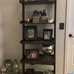 5 Shelf Wood Ladder 