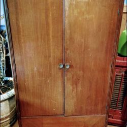 Beautiful Solid Wood Chest Closet Made By Broyhill 