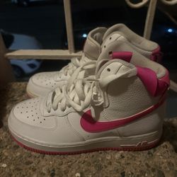 Nikes Women’s Size 8