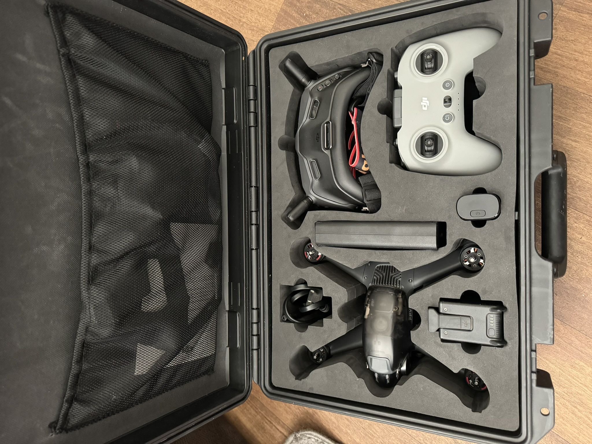 DJI FPV Drone Combo