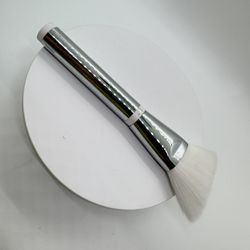 IT COSMETICS HEAVENLY SKIN BRUSH DEFECTIVE NO BOX UNUSED