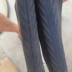Set Bike Tires 28 X 5/8x1